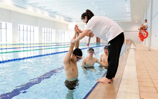 武漢商學院游泳館